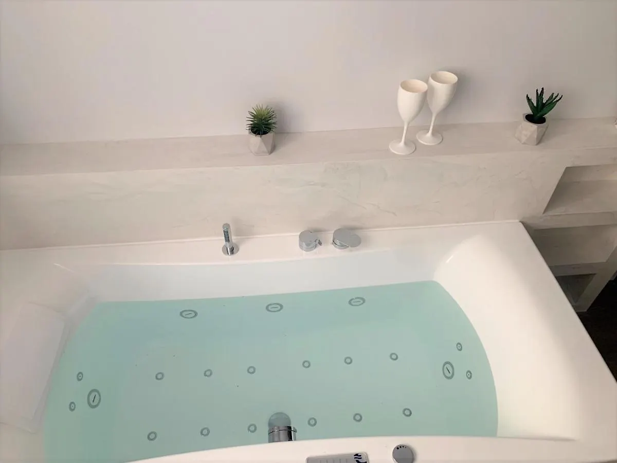 Jacuzzi Bay Avec Literie Grand Luxe Proche Du Lac Annecy Avenue Du Parmelan